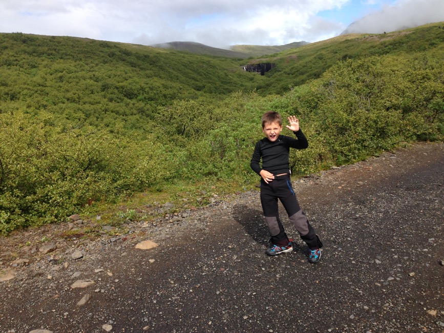 David de camino a Svartifoss